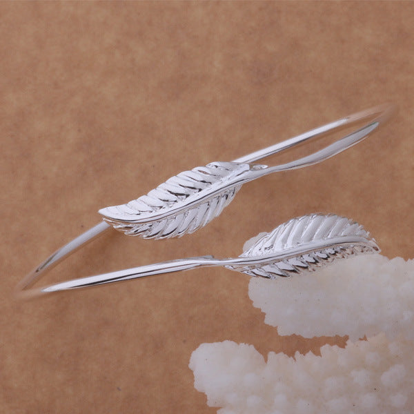 Nature-style Leaf Bangle