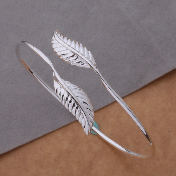 Nature-style Leaf Bangle