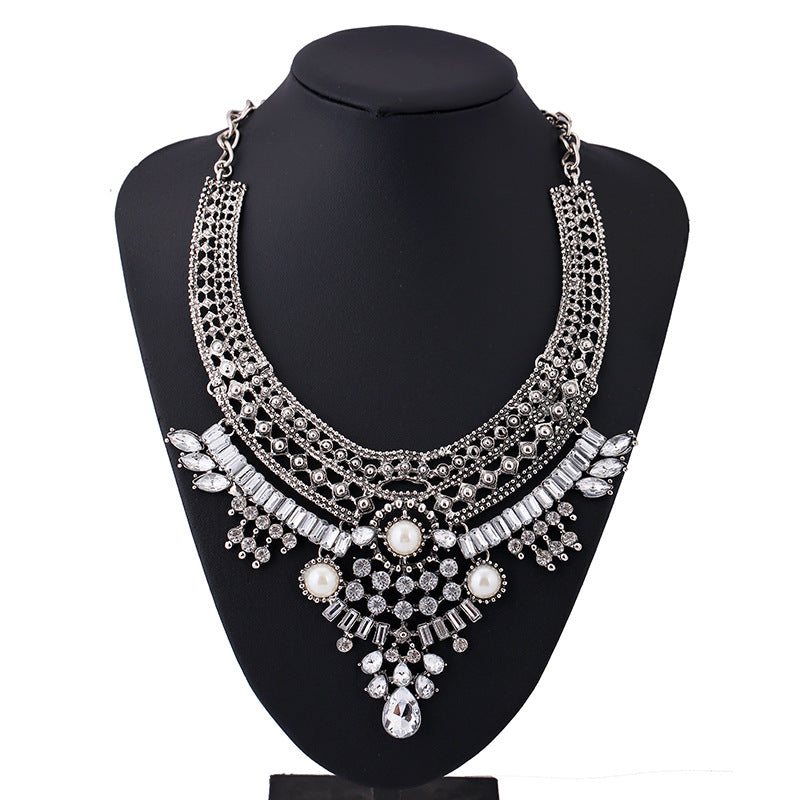 Alloy Diamond-style Crystal Necklace