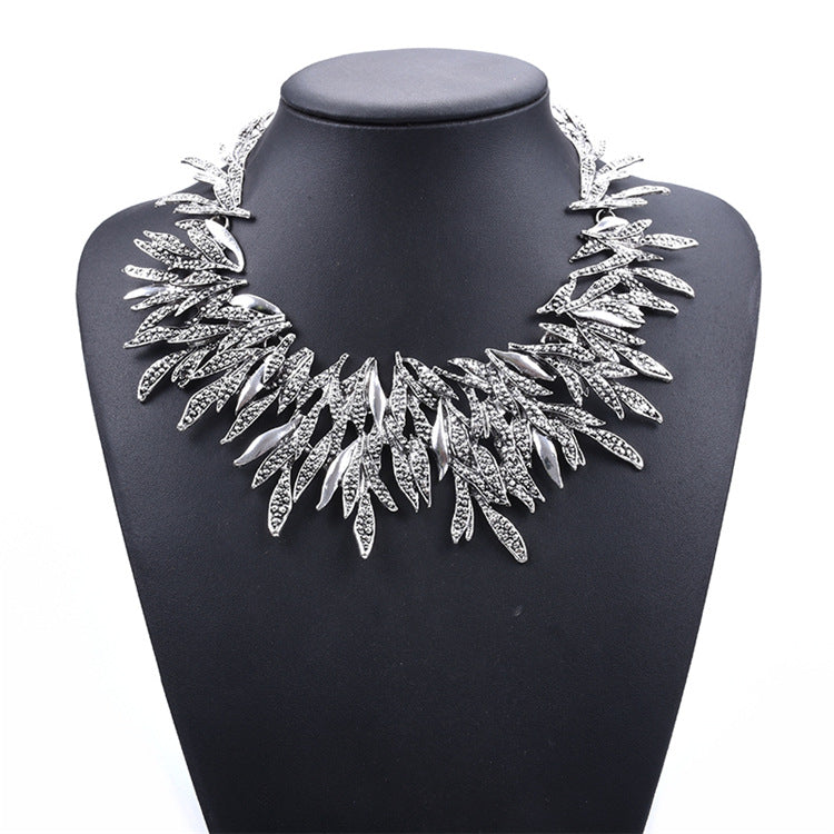 Alloy Diamond-style Crystal Necklace