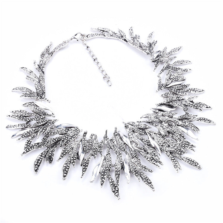 Alloy Diamond-style Crystal Necklace