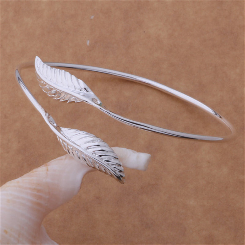 Nature-style Leaf Bangle