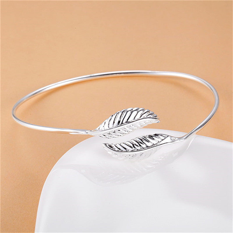 Nature-style Leaf Bangle