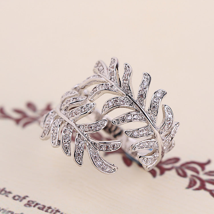 Nature-style leaves ring