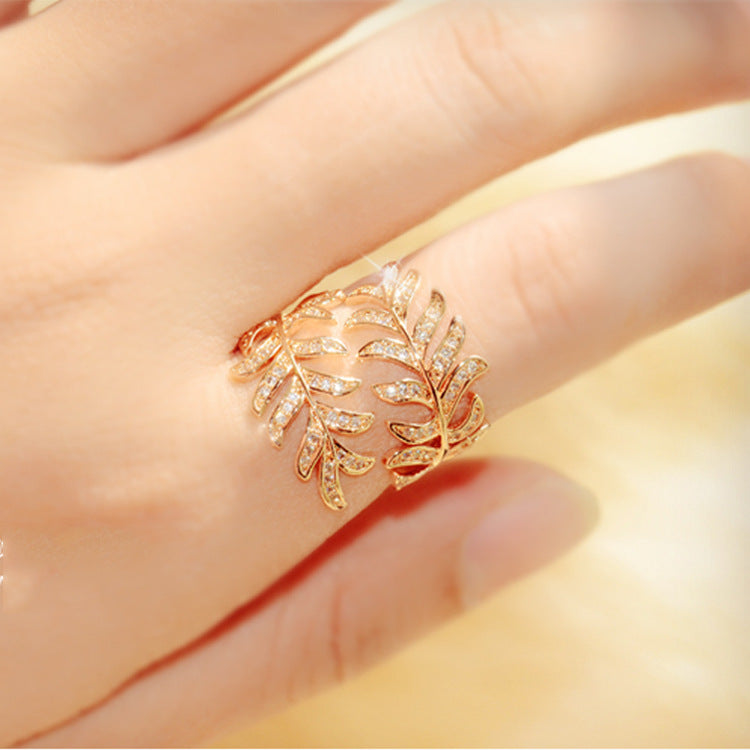 Nature-style leaves ring
