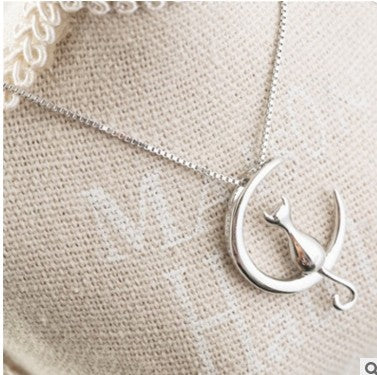 The cat necklace