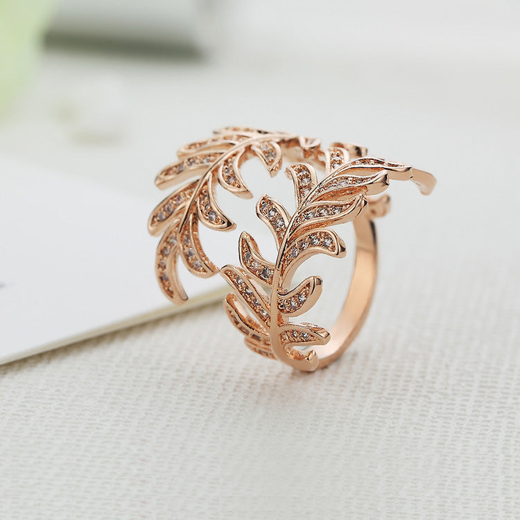 Nature-style leaves ring
