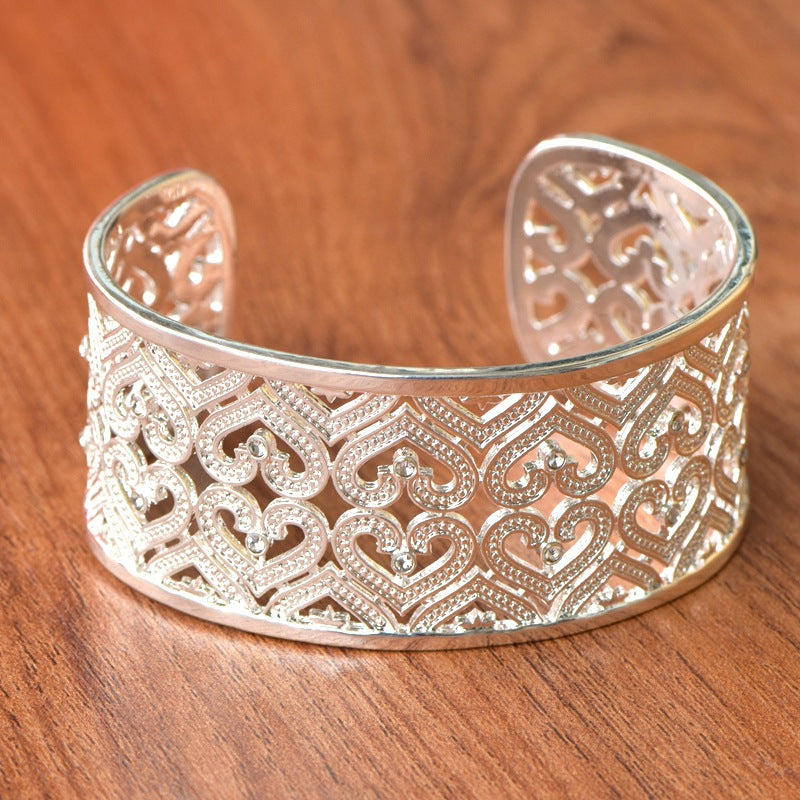 Pattern stylish bracelet