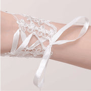 Elegant White Finger Loop Lace Gloves
