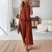 Chic Sleeveless Top & Capri Pants Set