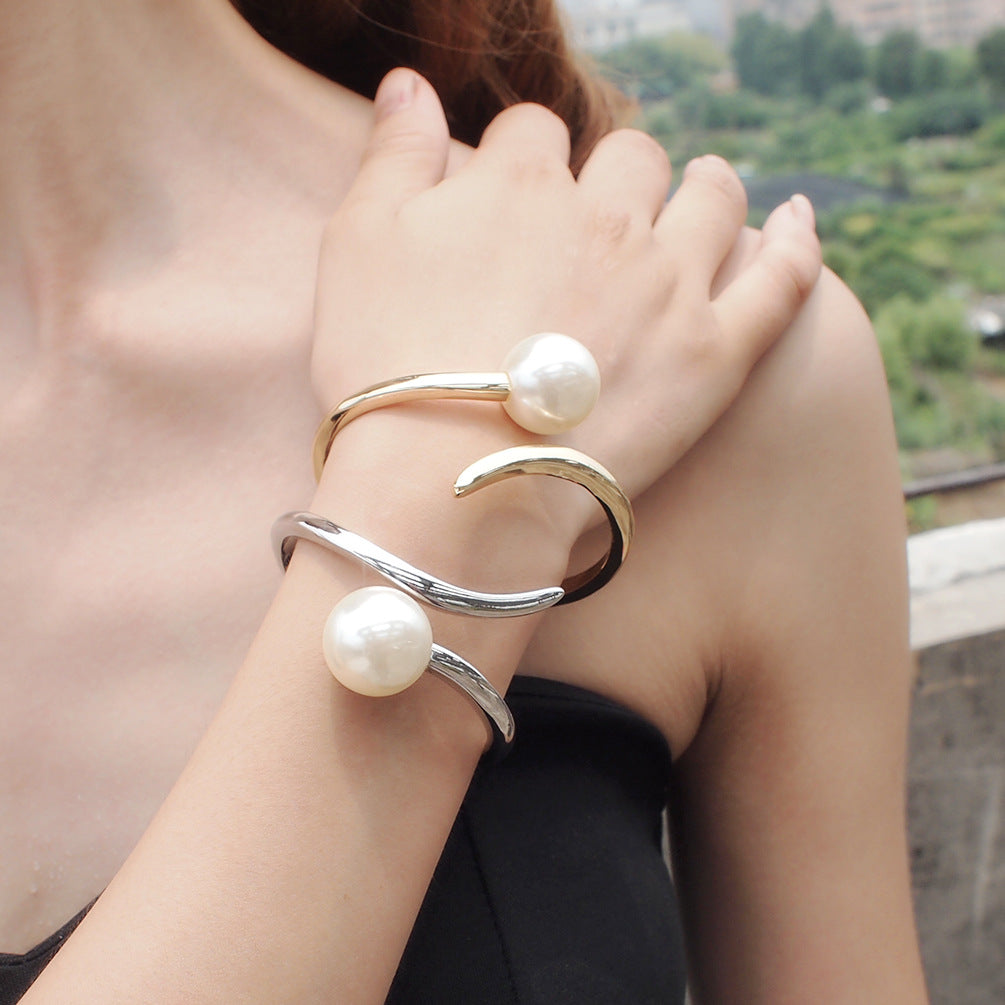 Special Design Asymmetrical Pearl Bracelet