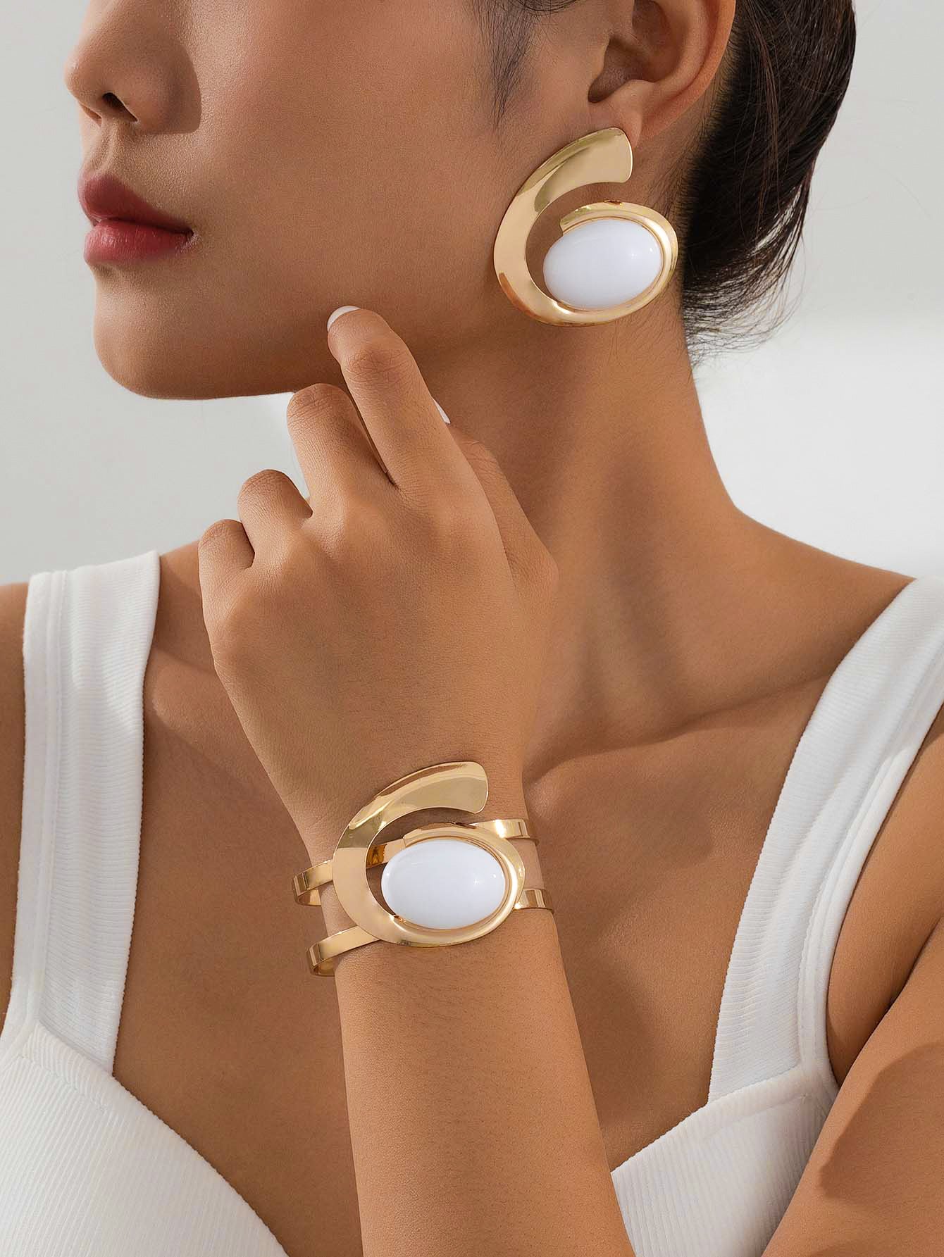 Exaggerated Geometric Trend Irregular Retro Circle Stud Earrings