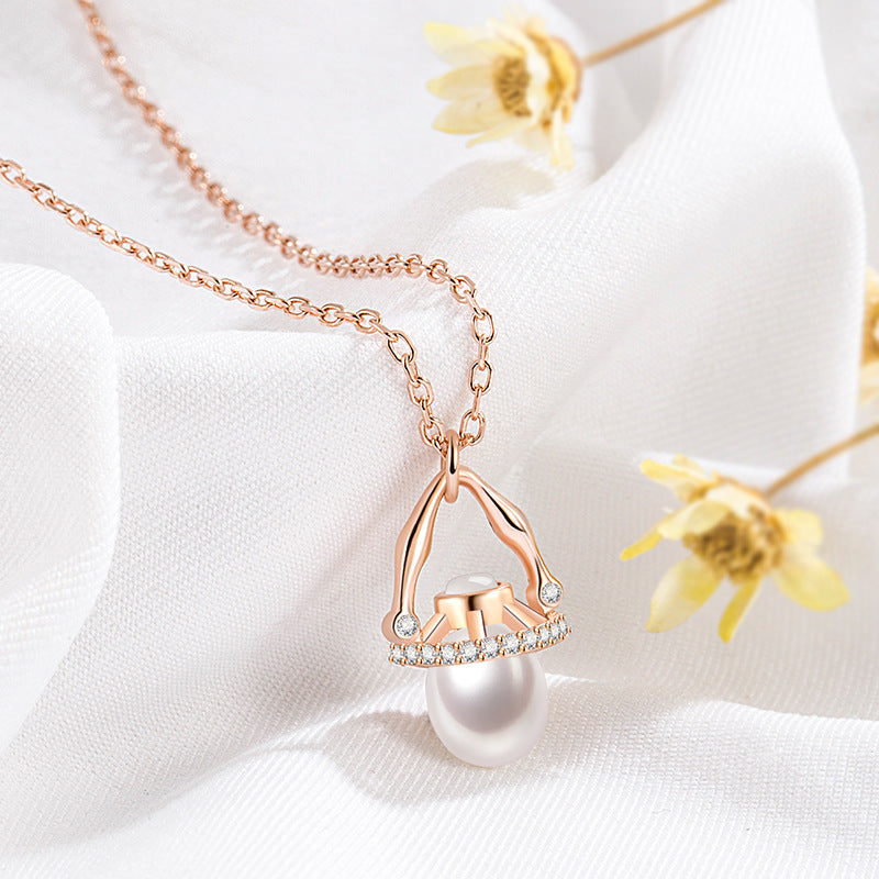 Unique Design, Stylish Pearl Necklace