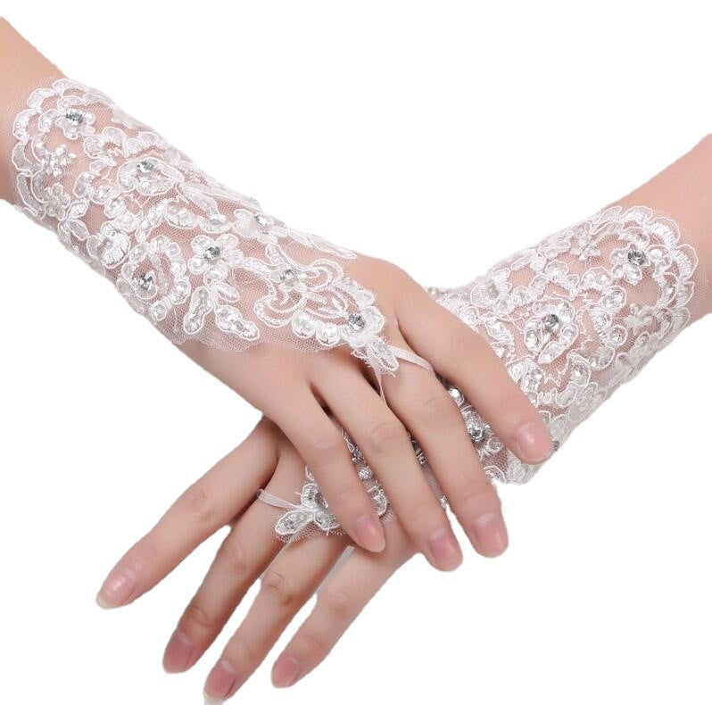 Elegant White Finger Loop Lace Gloves