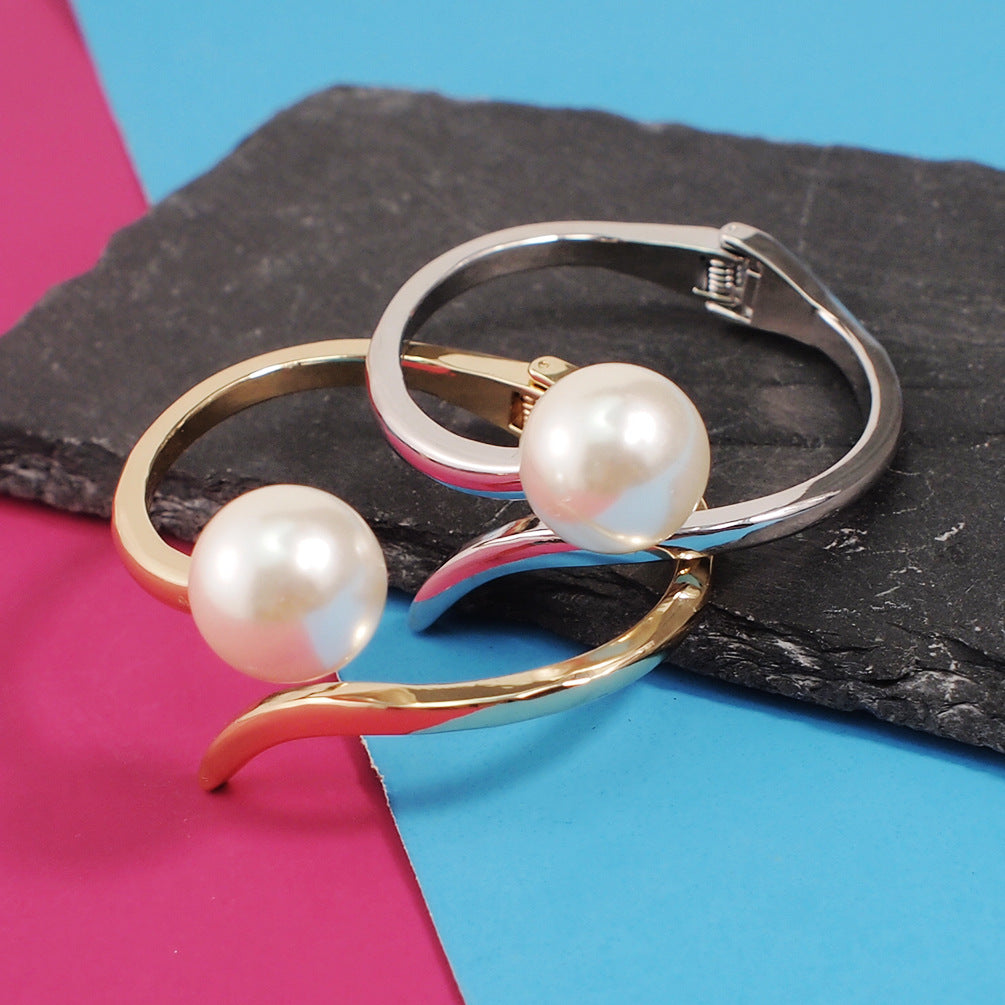 Special Design Asymmetrical Pearl Bracelet