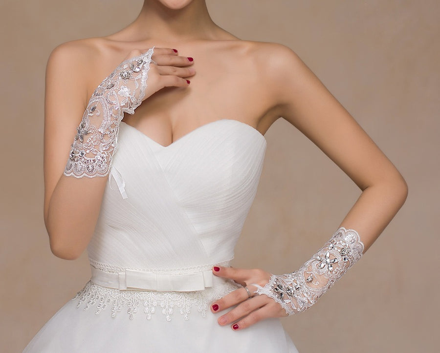 Elegant Lace Rhinestone Gloves